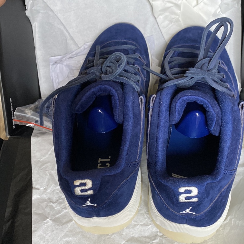 Jordan 11 Retro Low Derek Jeter RE2PECT - Picture 2 of 6